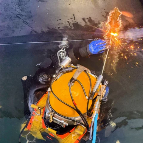 Acta Orion hull-reparatie